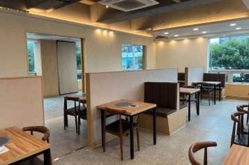 울산상가인테리어 채광을 살린 음식점 좌석 배치 시공사례